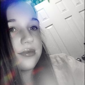 Meet your Posher, Ava